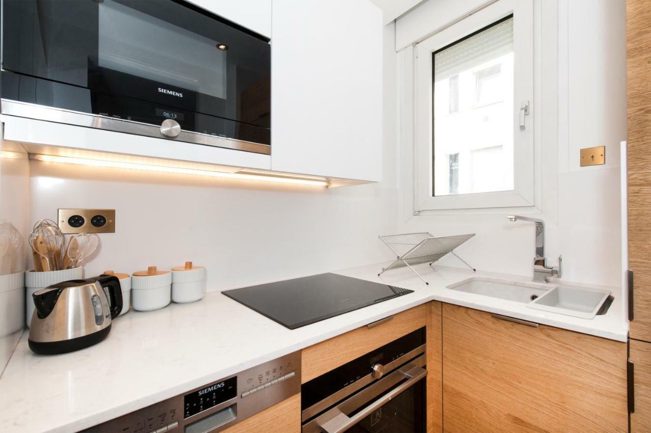 Luxury Montaigne Apartment Paris Exterior foto