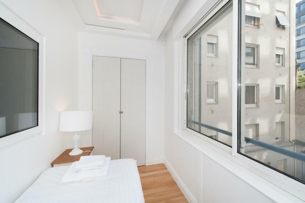 Luxury Montaigne Apartment Paris Exterior foto